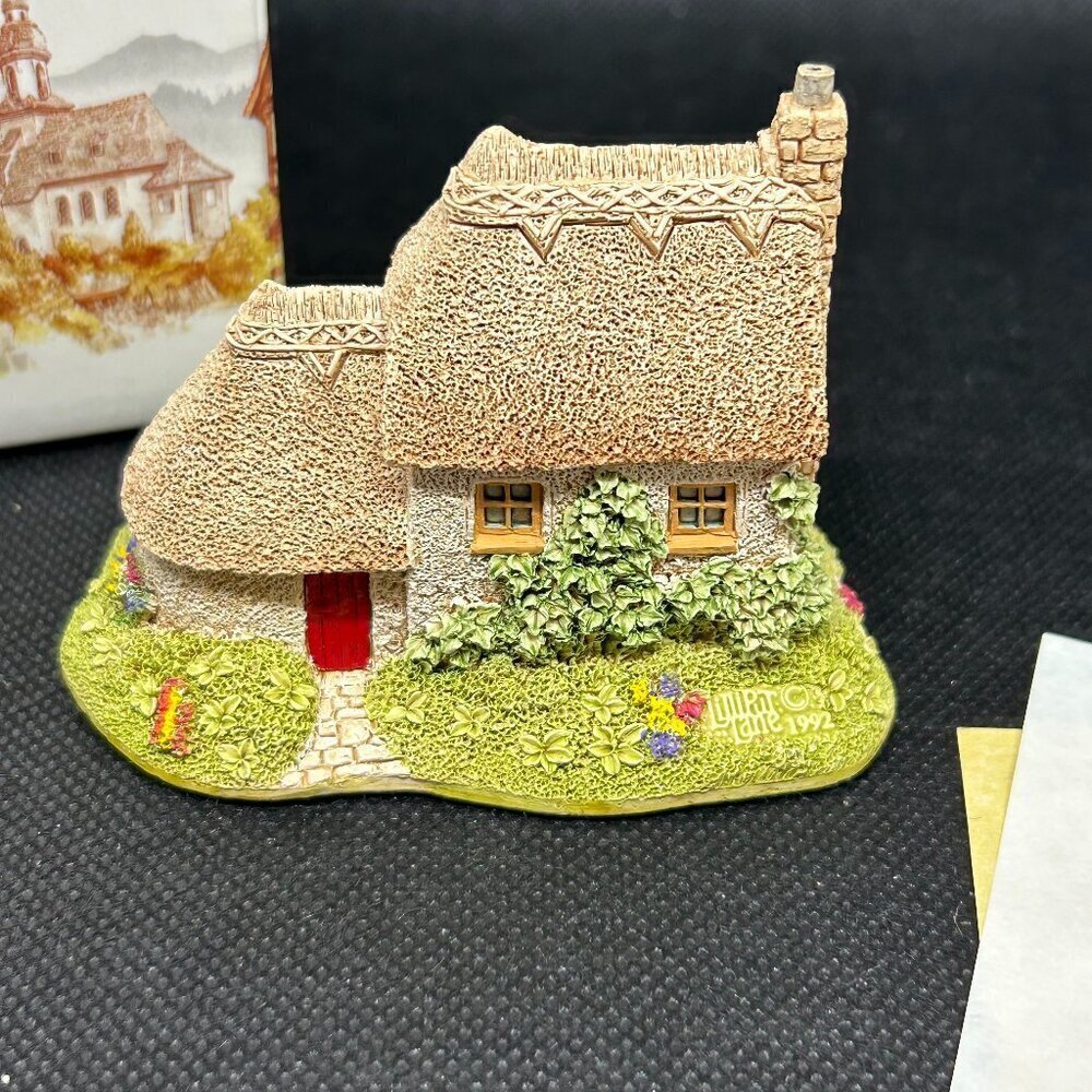Lilliput Lane “PussyWillow” collectible cottage